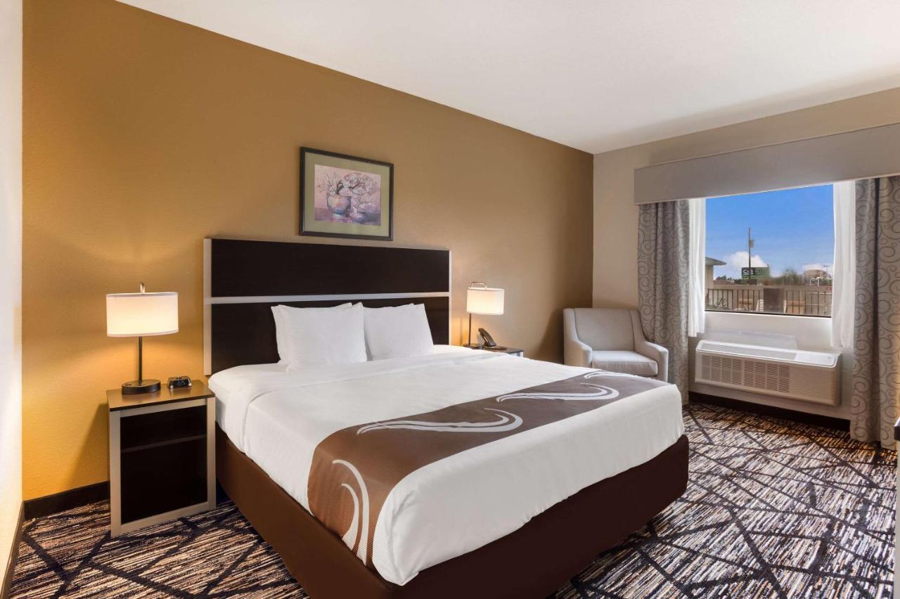 Quality Inn & Suites Pearl-Jackson Luaran gambar