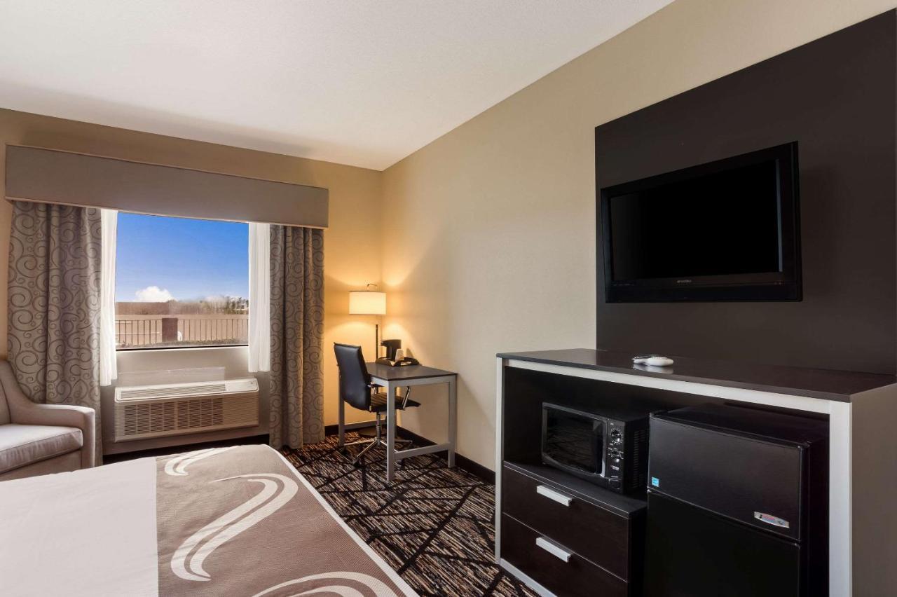 Quality Inn & Suites Pearl-Jackson Luaran gambar