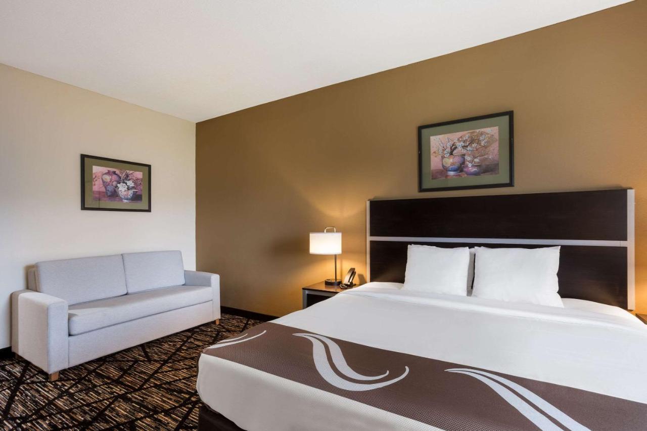 Quality Inn & Suites Pearl-Jackson Luaran gambar