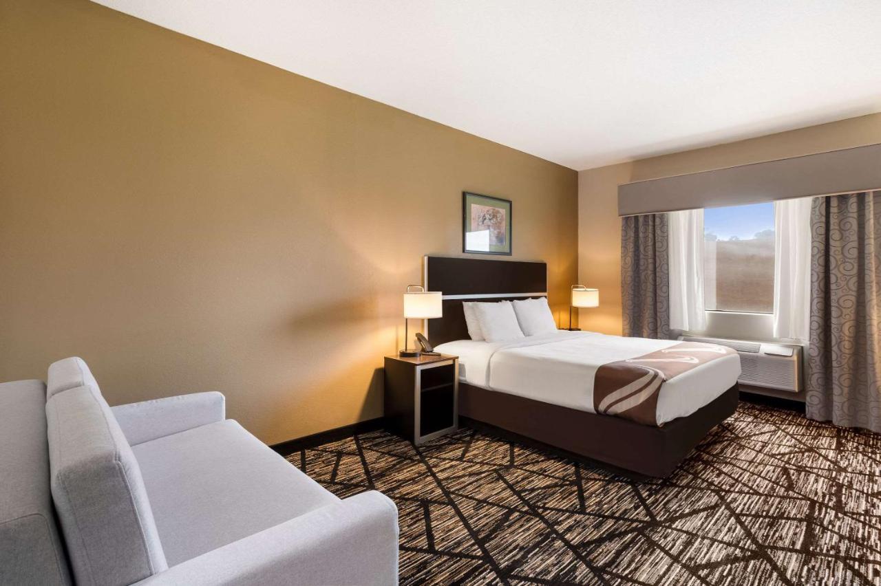 Quality Inn & Suites Pearl-Jackson Luaran gambar