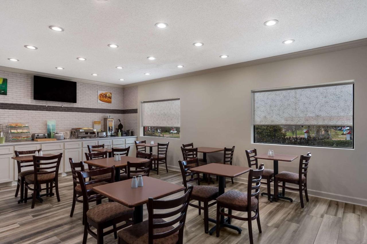 Quality Inn & Suites Pearl-Jackson Luaran gambar