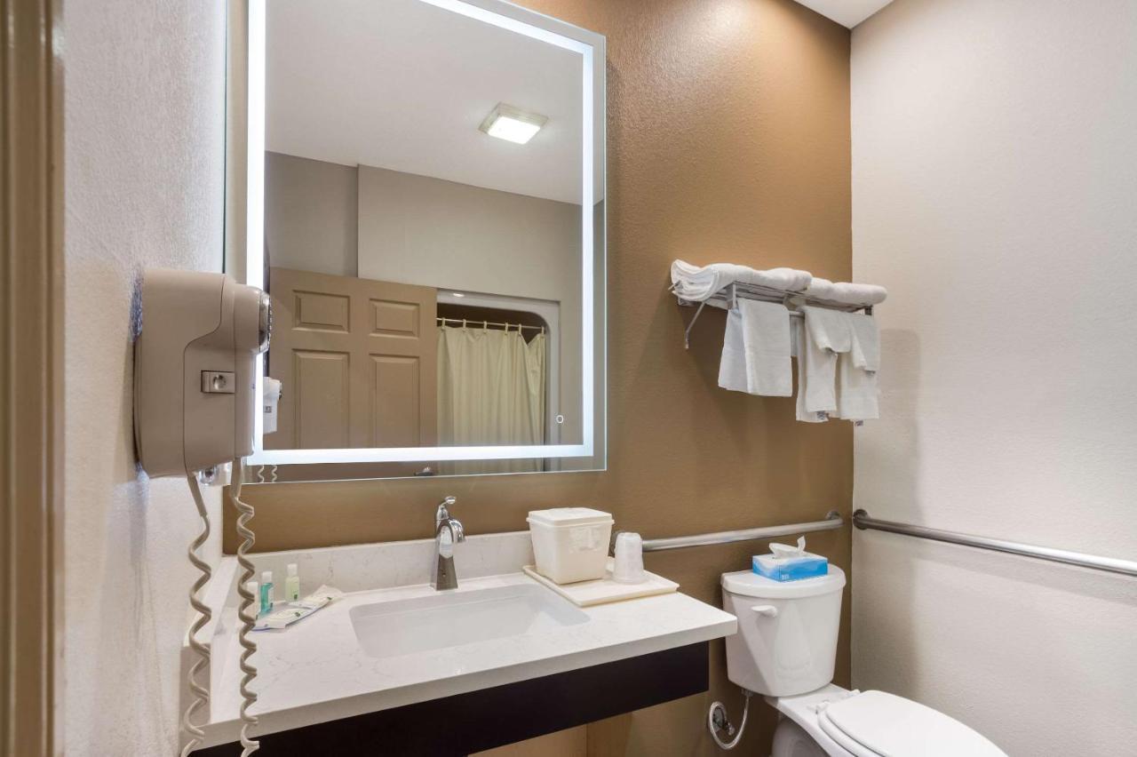 Quality Inn & Suites Pearl-Jackson Luaran gambar