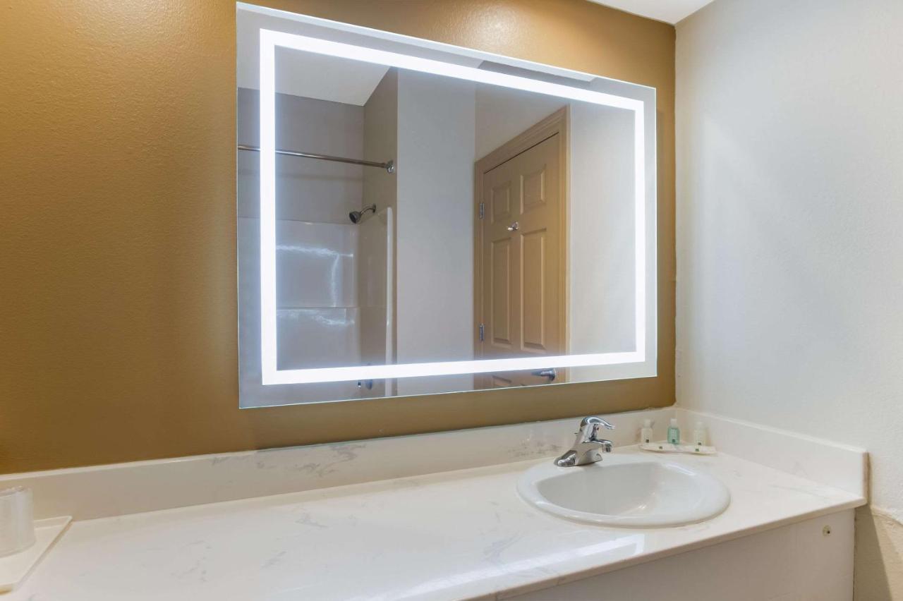 Quality Inn & Suites Pearl-Jackson Luaran gambar