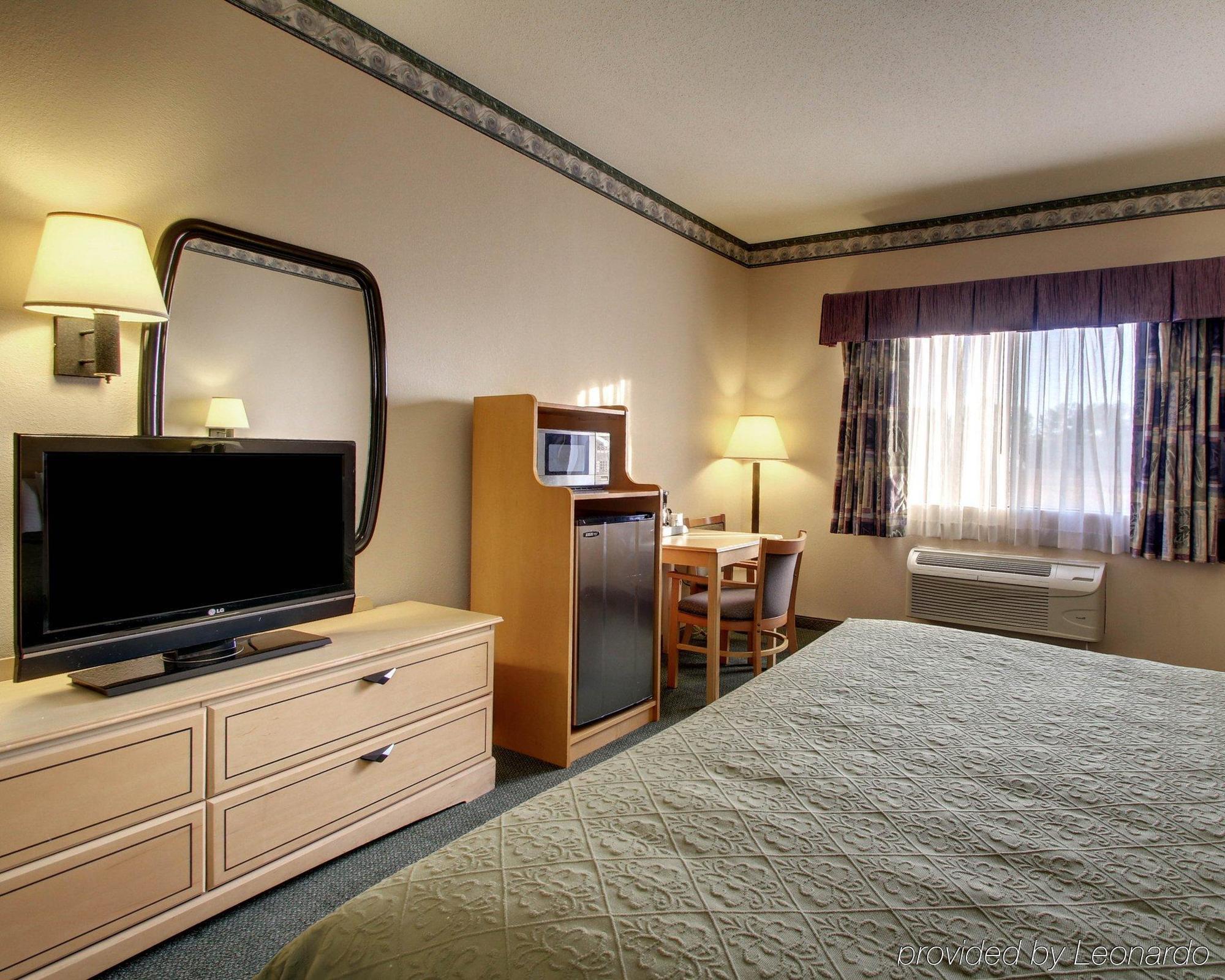 Quality Inn & Suites Pearl-Jackson Luaran gambar