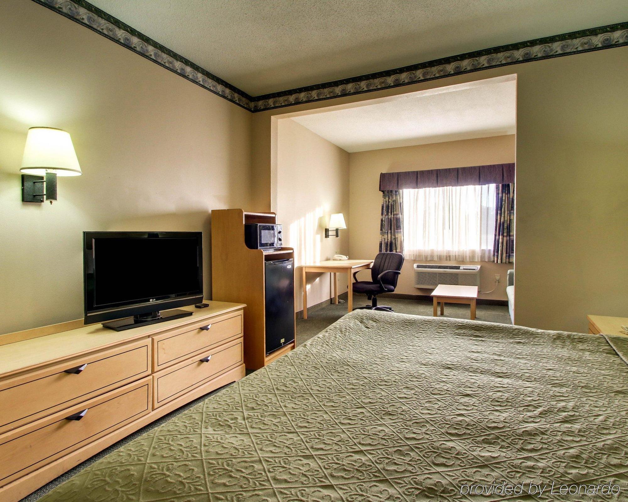 Quality Inn & Suites Pearl-Jackson Luaran gambar