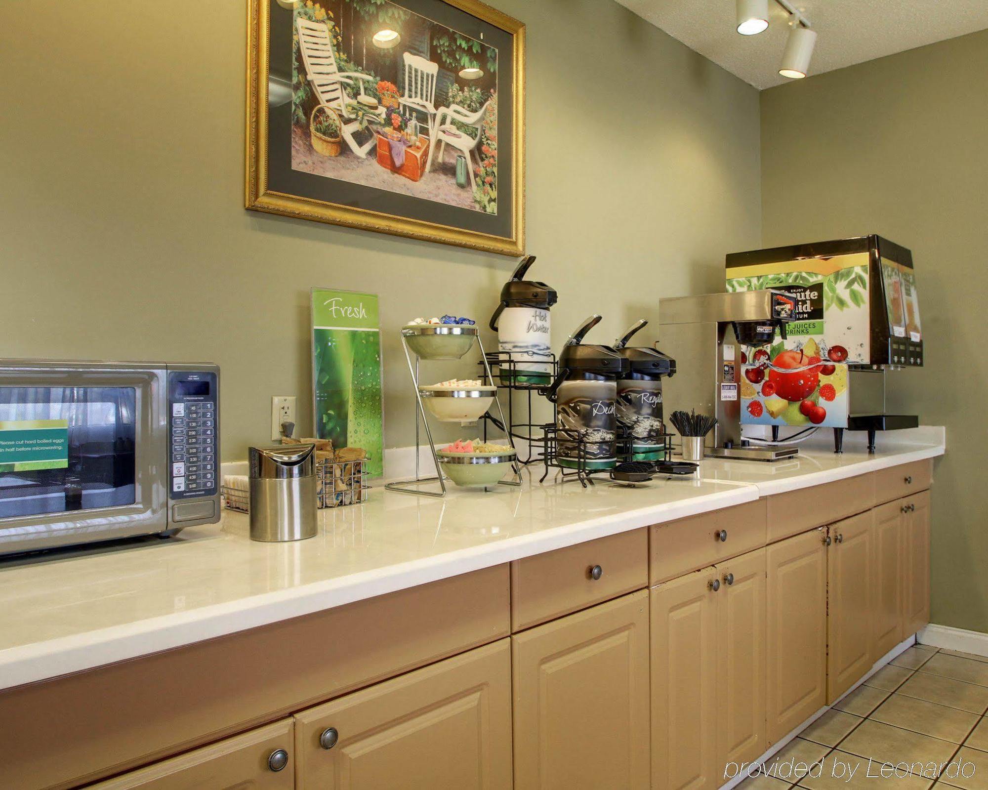 Quality Inn & Suites Pearl-Jackson Luaran gambar
