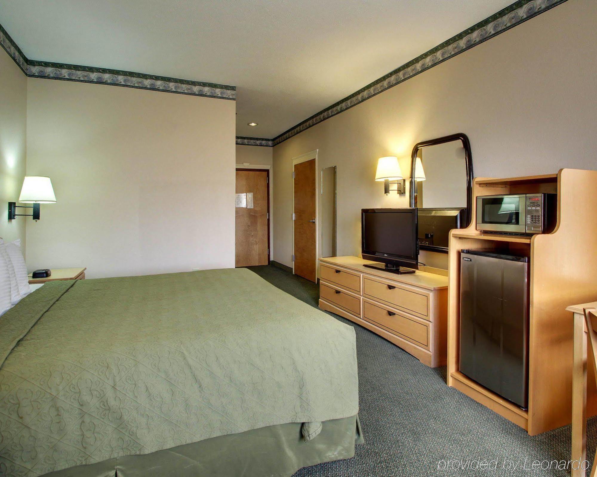 Quality Inn & Suites Pearl-Jackson Luaran gambar