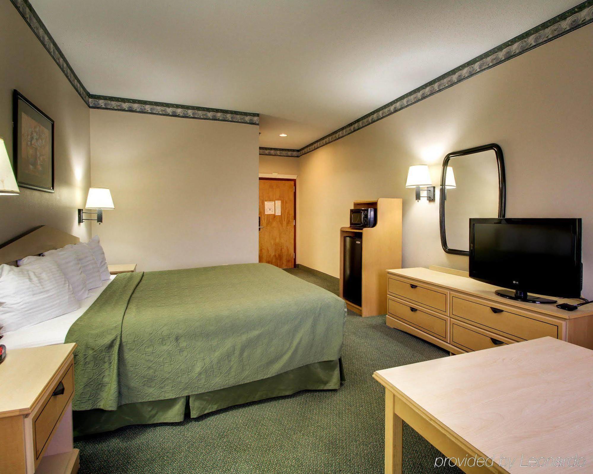 Quality Inn & Suites Pearl-Jackson Luaran gambar