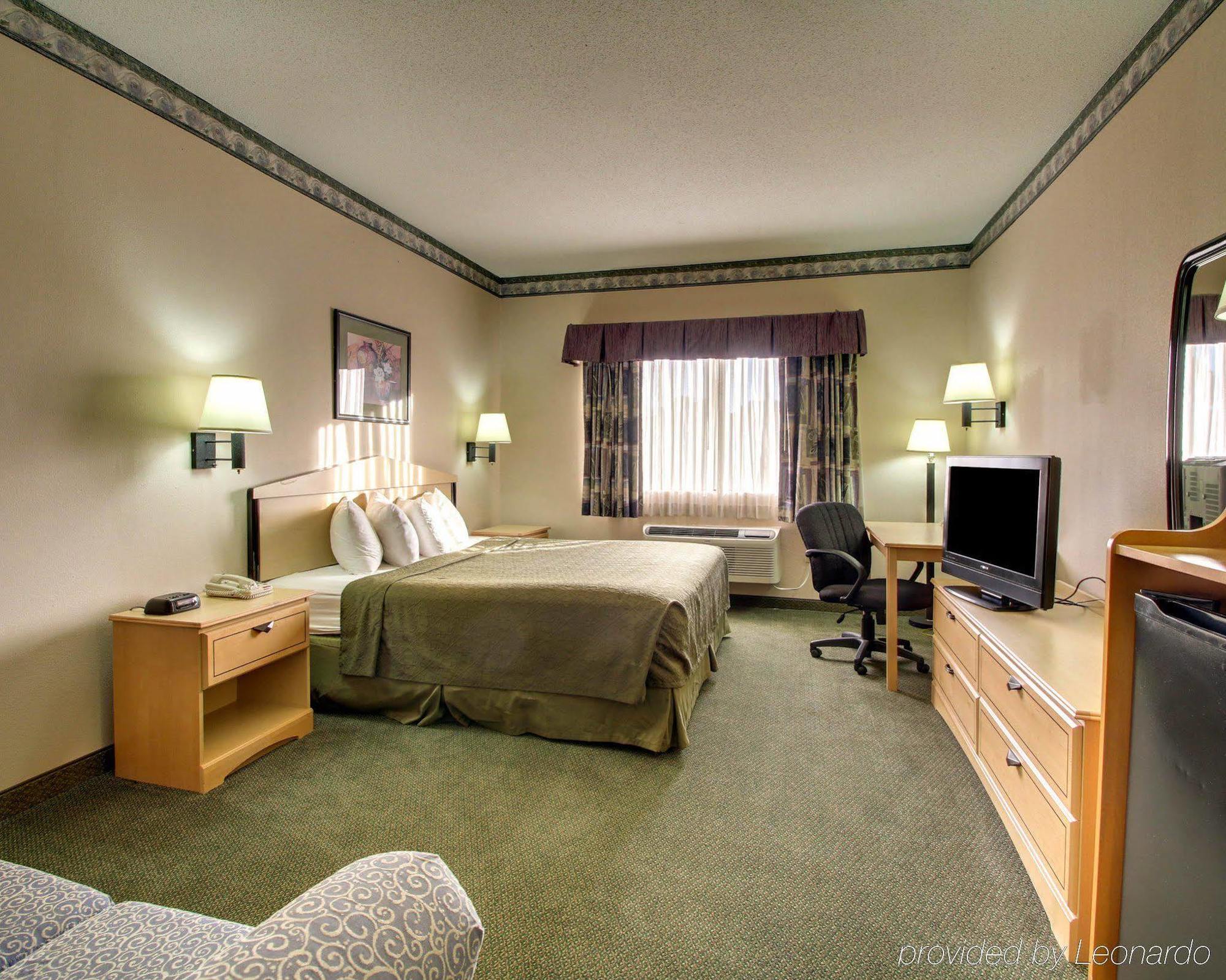 Quality Inn & Suites Pearl-Jackson Luaran gambar