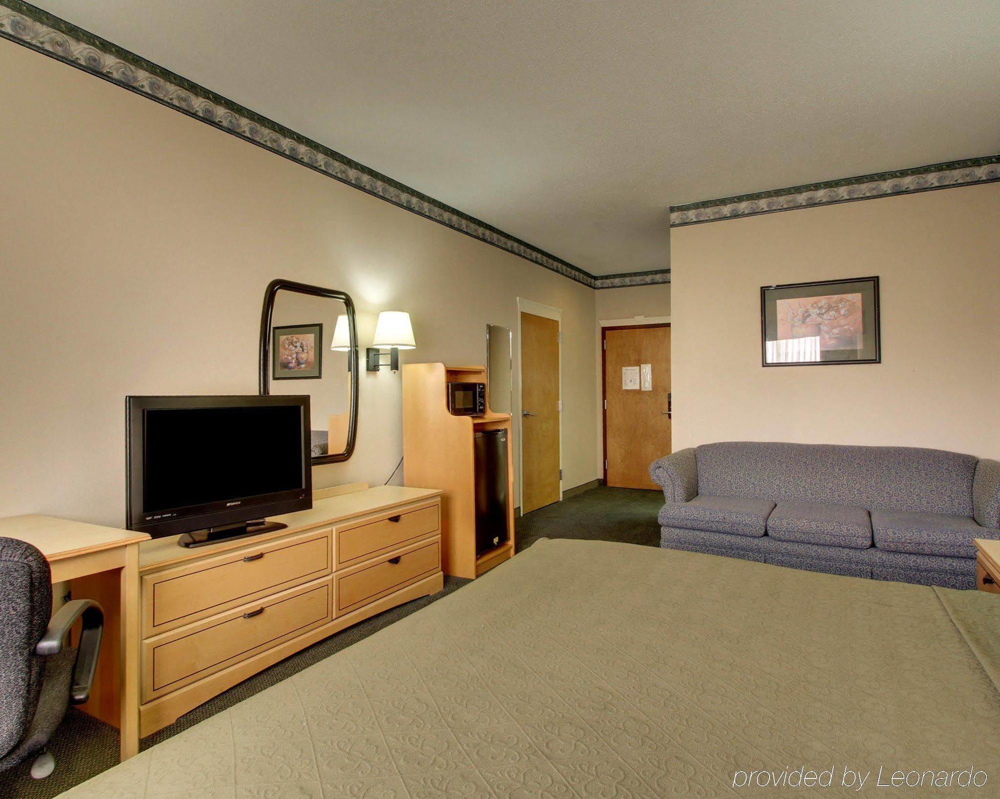 Quality Inn & Suites Pearl-Jackson Luaran gambar