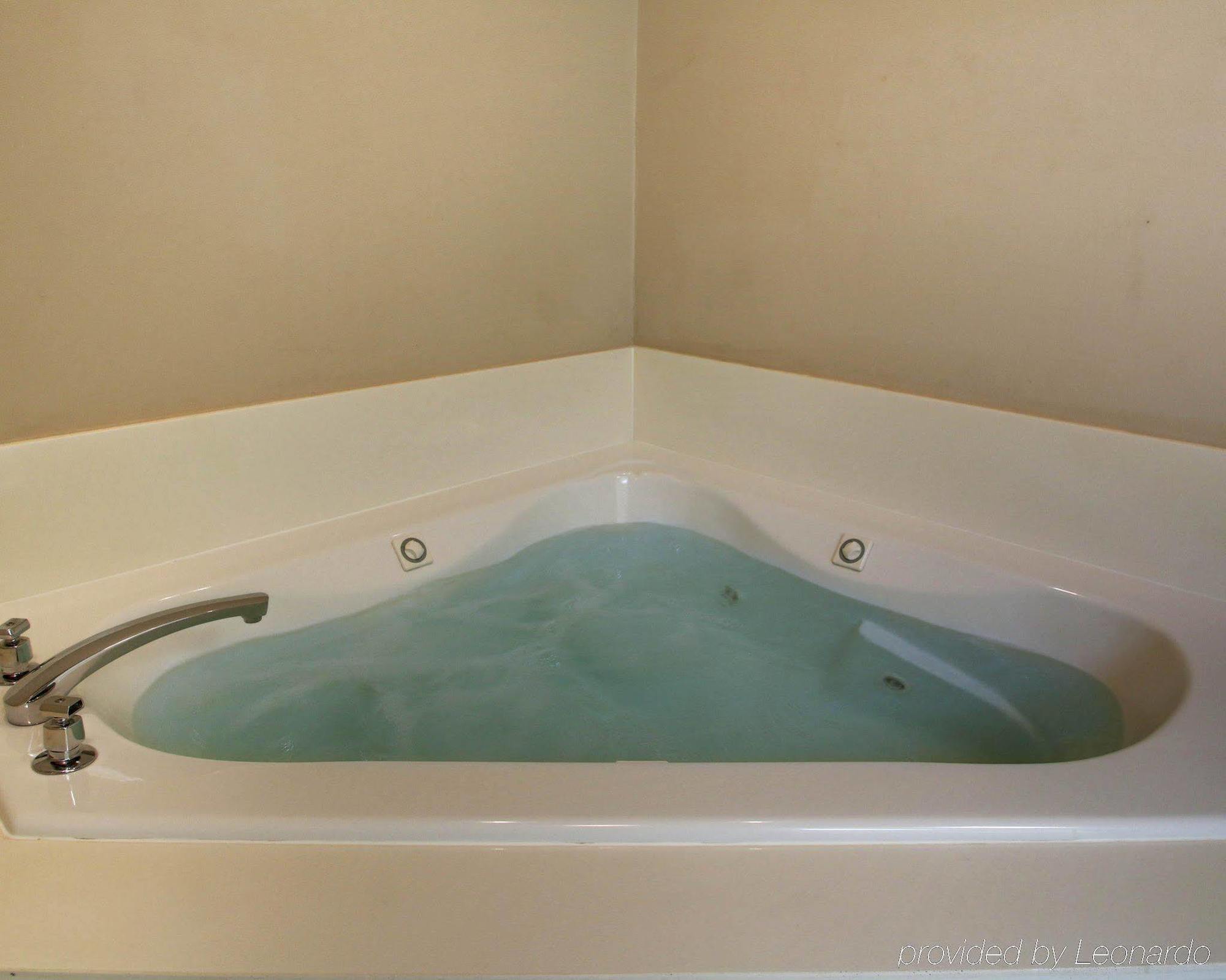 Quality Inn & Suites Pearl-Jackson Luaran gambar